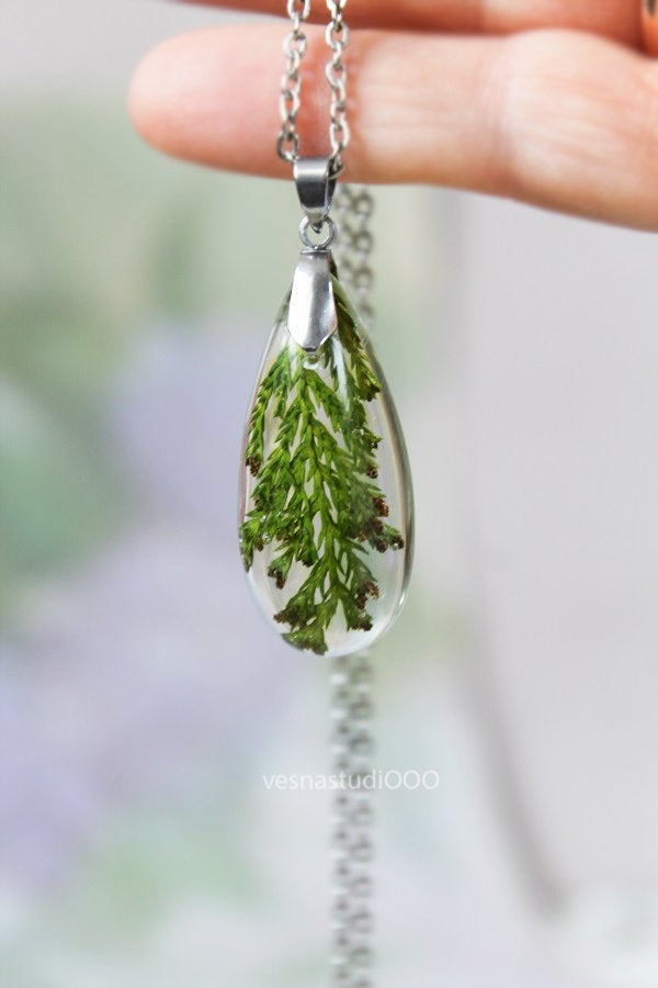 White Cedar Green Necklace